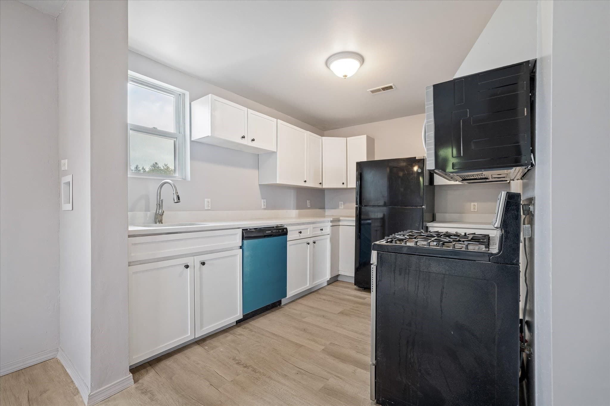 Multi Family at 13 Lincoln St, Spencer MA 01562, photo 15 of 42