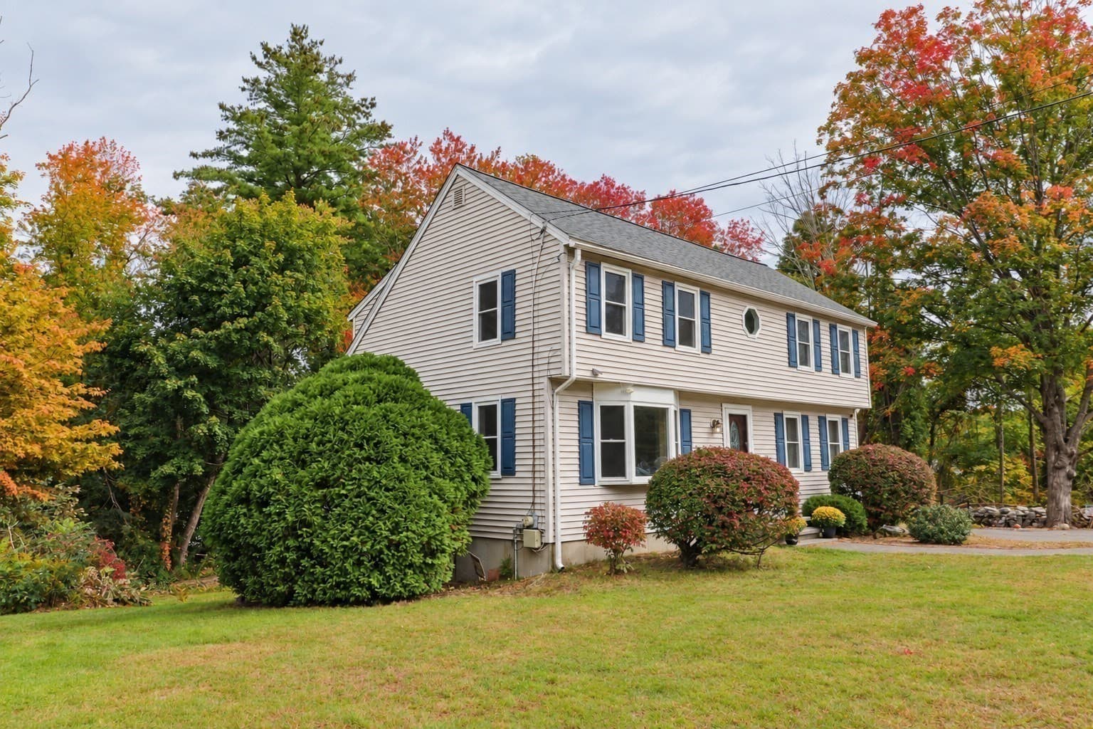 Single Family Residence at 33 Summer St, Tyngsborough MA 01879, Tyngsborough, photo 3 of 30