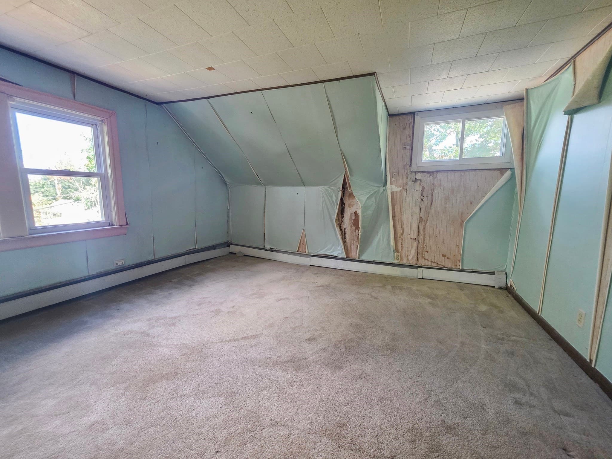 Single Family Residence at 25 Barrett Ave, Worcester MA 01605, Worcester, photo 12 of 23