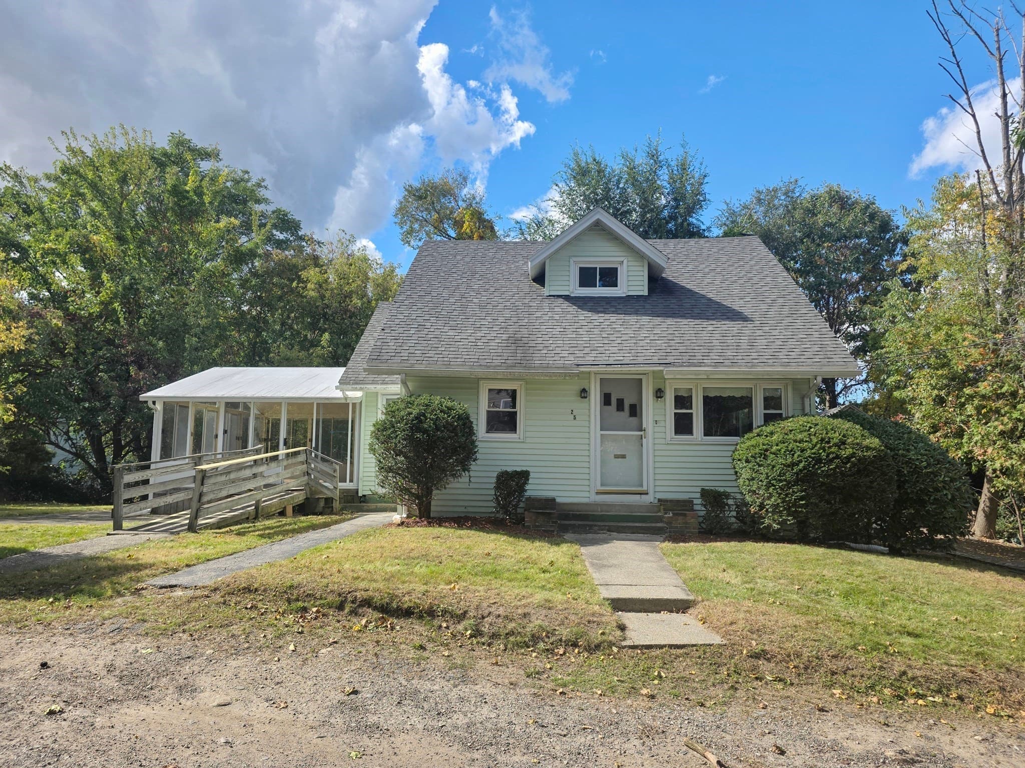25 Barrett Ave, Worcester MA 01605
