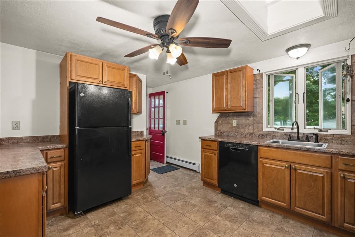 Single Family Residence at 320 Mason Rd Ext, Dudley MA 01571, photo 5 of 21