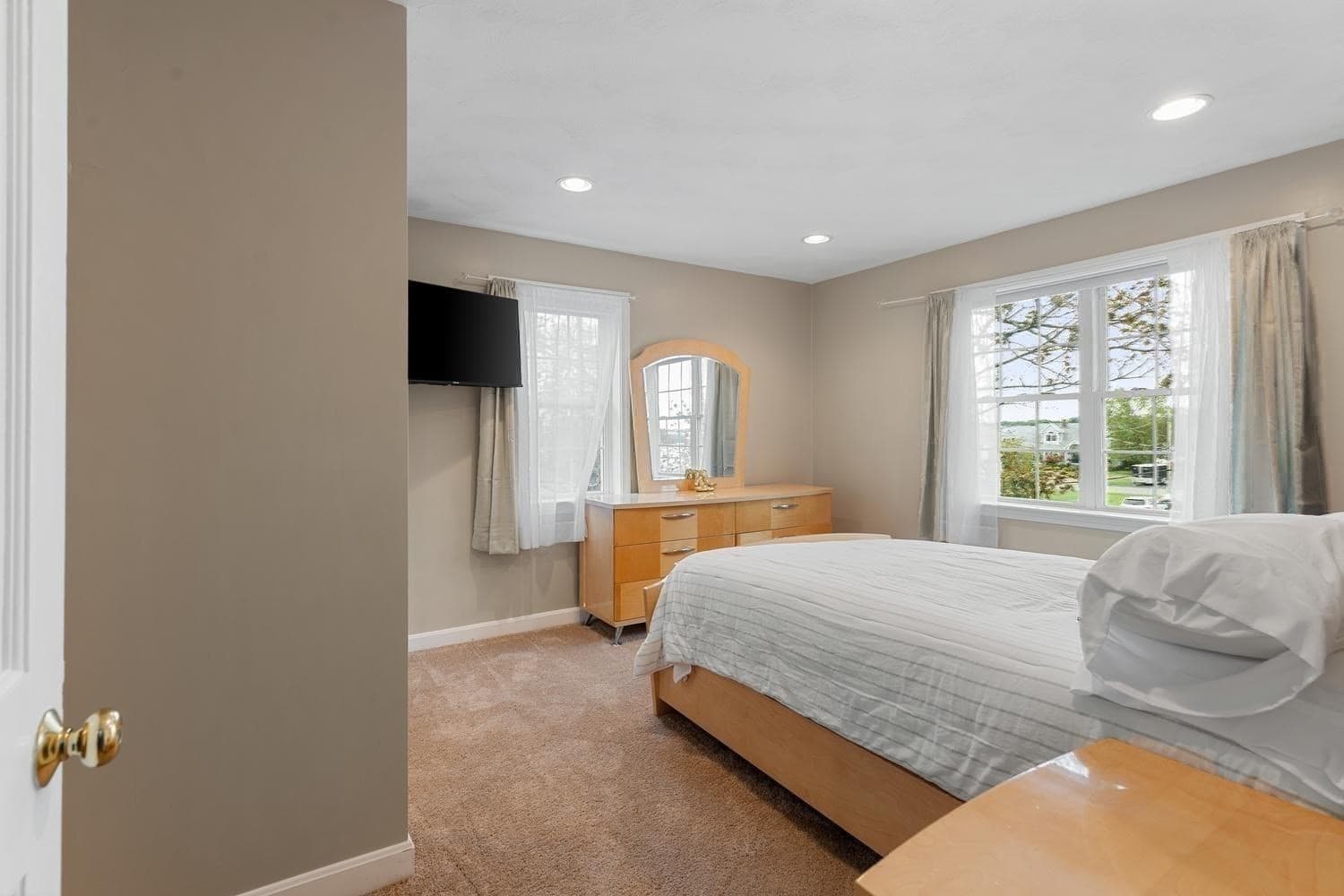 Single Family Residence at 9 Tibbetts Ave, Danvers MA 01923, Danvers, photo 30 of 42