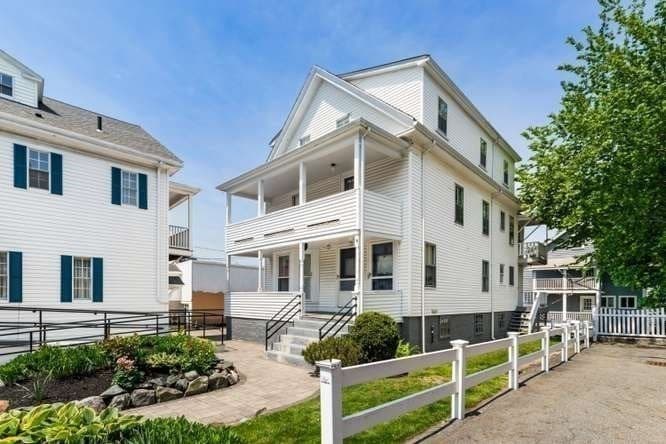 4 Family at 4-6 Common Street, Stoneham MA 02180, Stoneham, photo 2 of 24