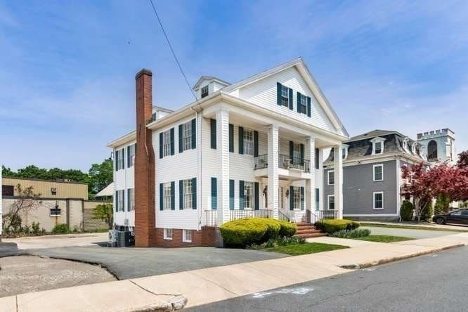 4 Family at 4-6 Common Street, Stoneham MA 02180, Stoneham, photo 3 of 24