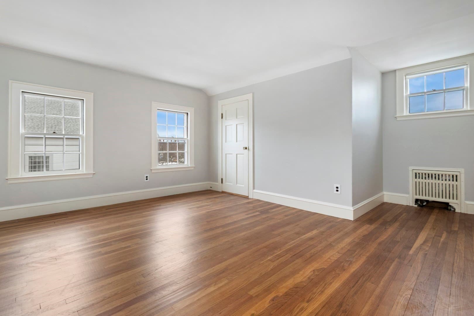 4 Family at 4-6 Common Street, Stoneham MA 02180, Stoneham, photo 14 of 24