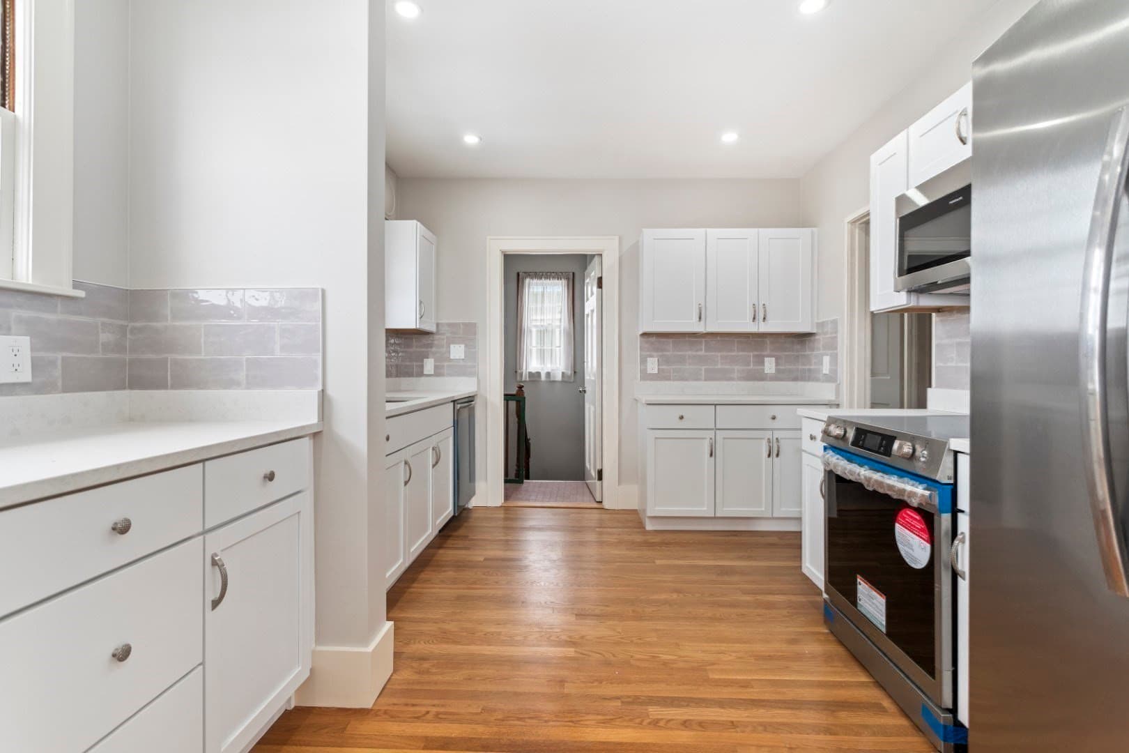 4 Family at 4-6 Common Street, Stoneham MA 02180, Stoneham, photo 11 of 24