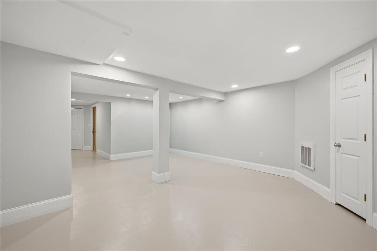 Single Family Residence at 68 Fairview Ave, Pembroke MA 02359, photo 30 of 42