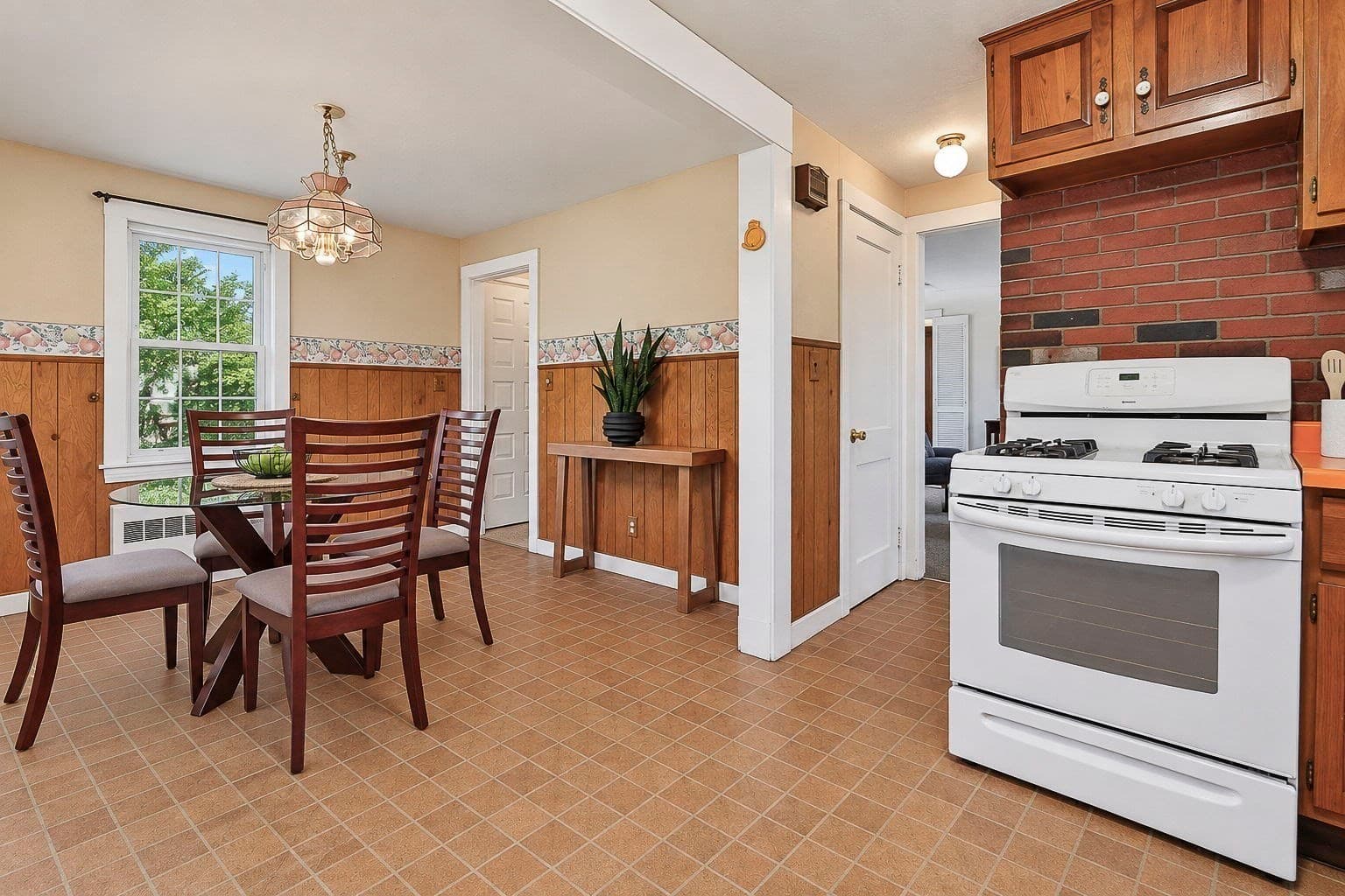 Single Family Residence at 77 Paon Blvd, Wakefield MA 01880, Wakefield, photo 6 of 39