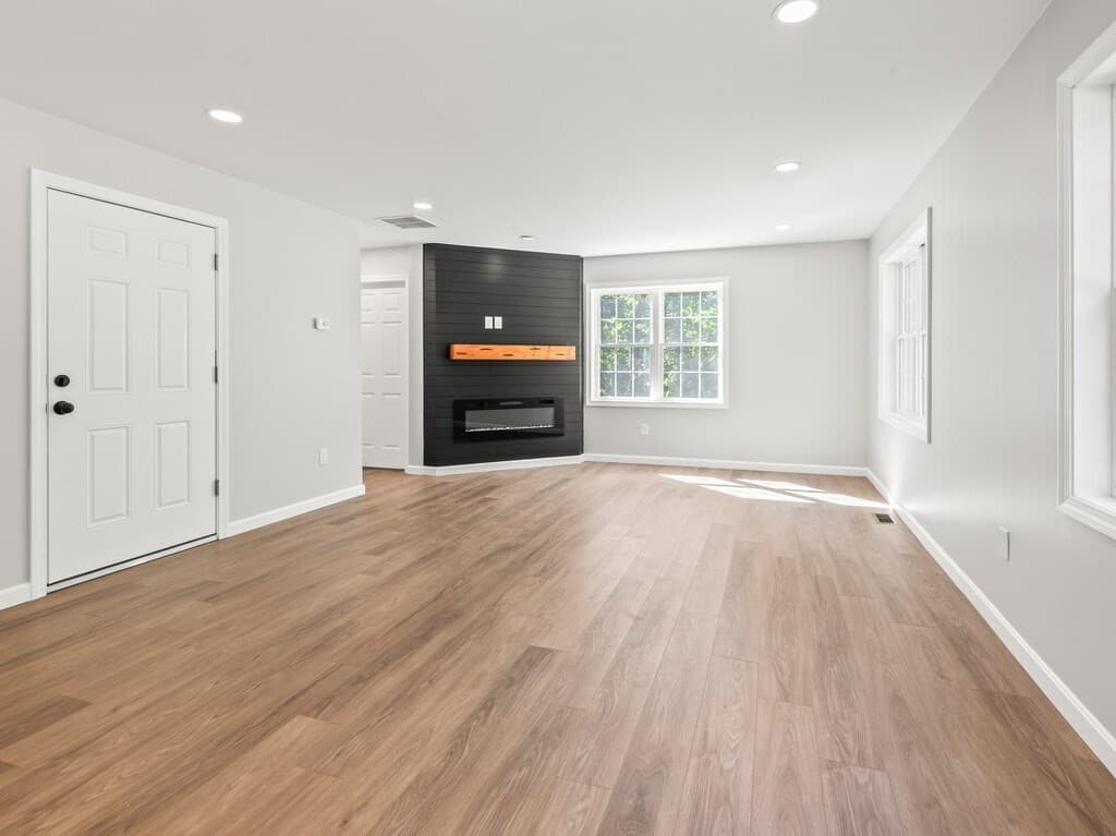 Condominium at 93 Rockland Road # 1, Auburn MA 01501, Auburn, photo 8 of 25