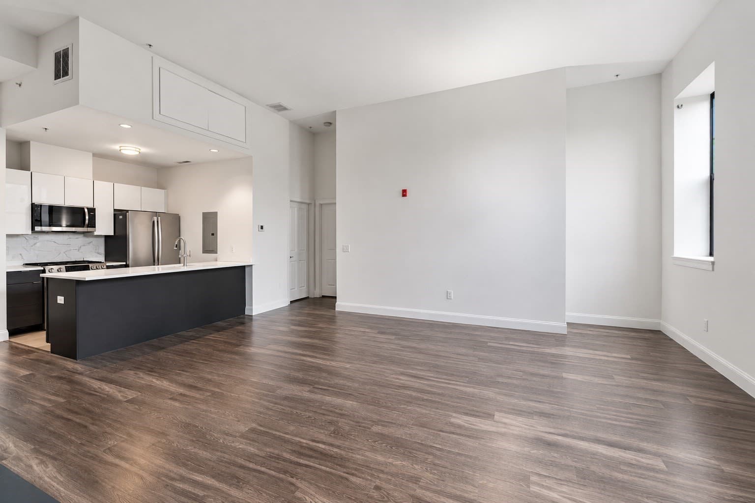 Condominium at 1022 Hancock # 210, Quincy MA 02169, Quincy, photo 2 of 21