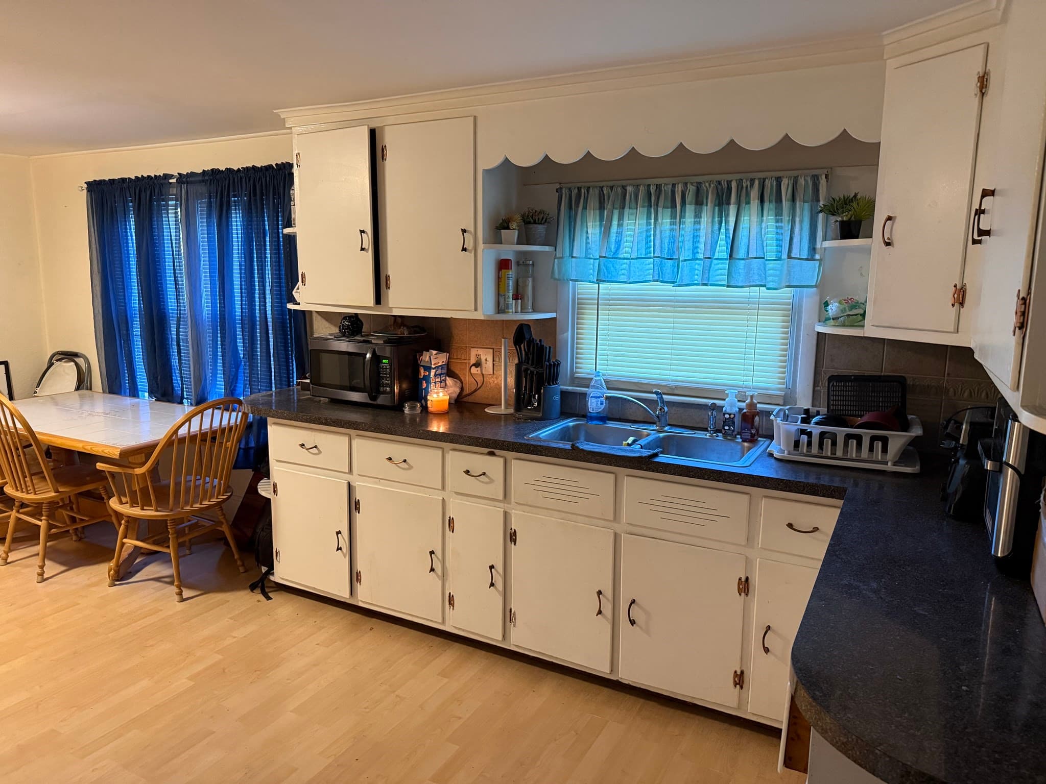Single Family Residence at 148 Denver St, Springfield MA 01109, Springfield, photo 10 of 38