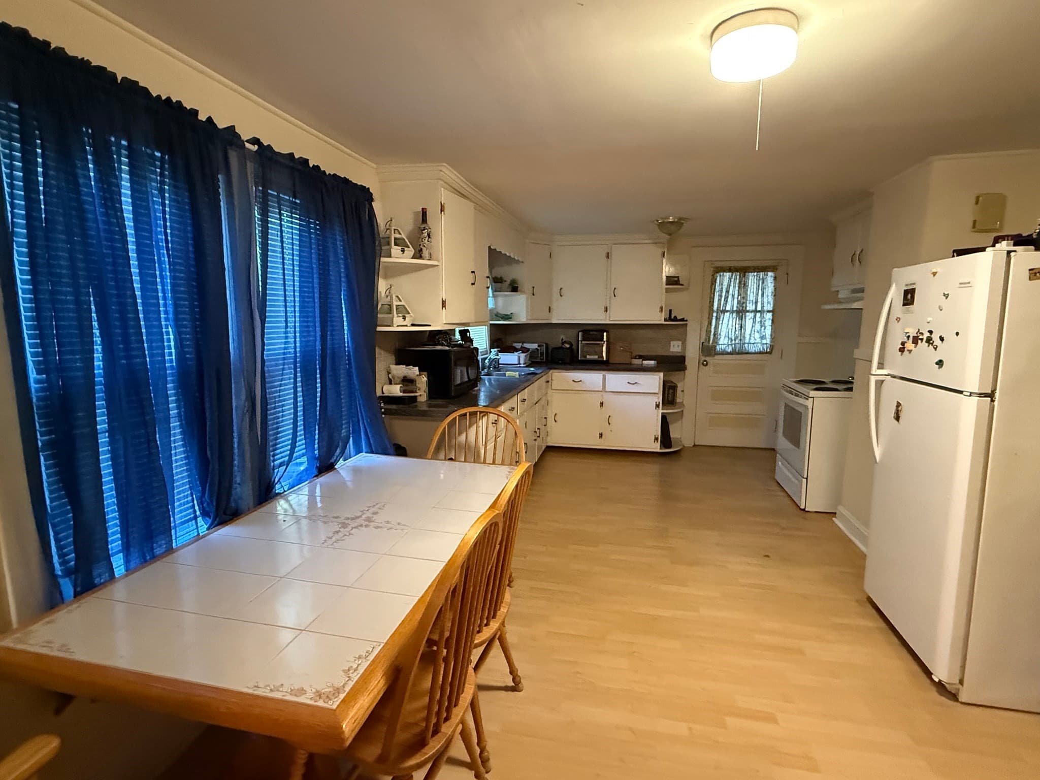 Single Family Residence at 148 Denver St, Springfield MA 01109, Springfield, photo 11 of 38