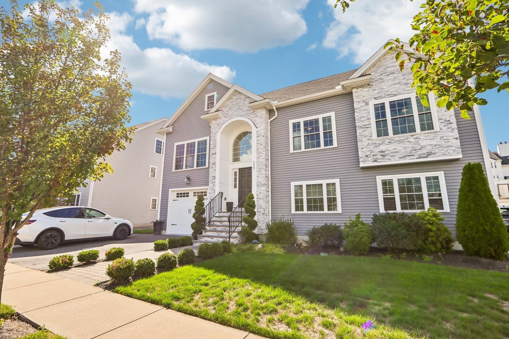 Single Family Residence at 259 Oakwood Ave, Revere MA 02151, Revere, photo 3 of 31