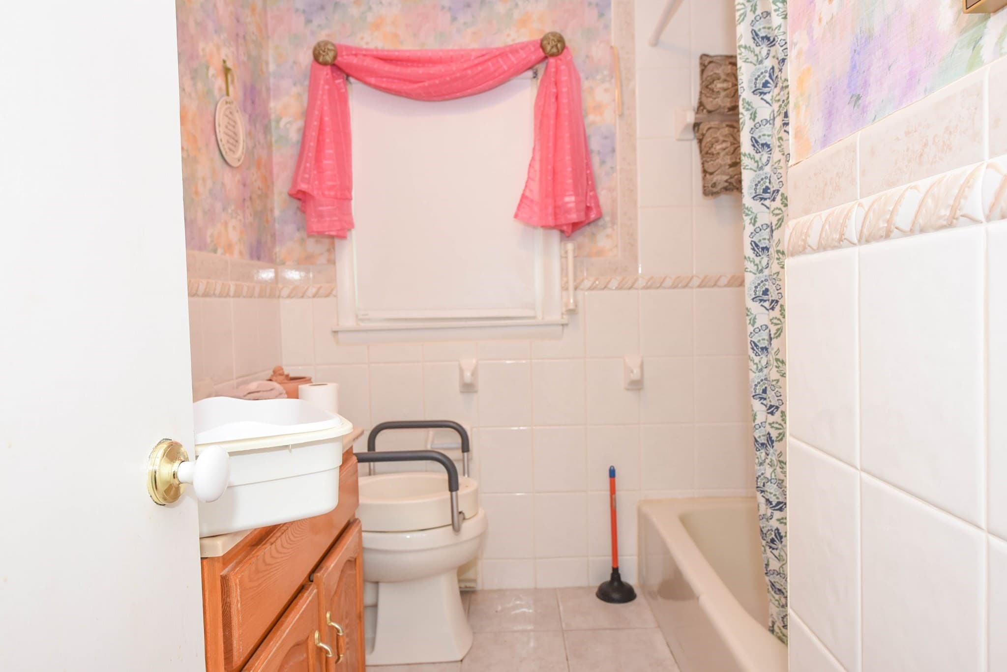 Single Family Residence at 39 East Capitol Street, Methuen MA 01844, Methuen, photo 9 of 22