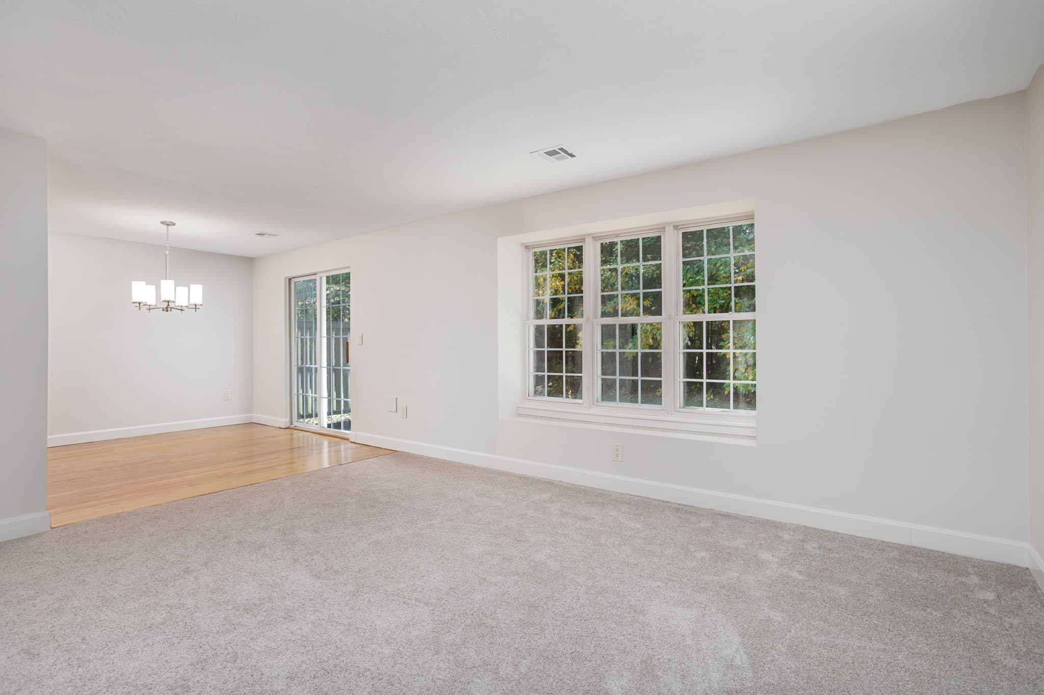 Condominium at 303 Ridgefield Circle # 303D, Clinton MA 01510, Clinton, photo 6 of 37