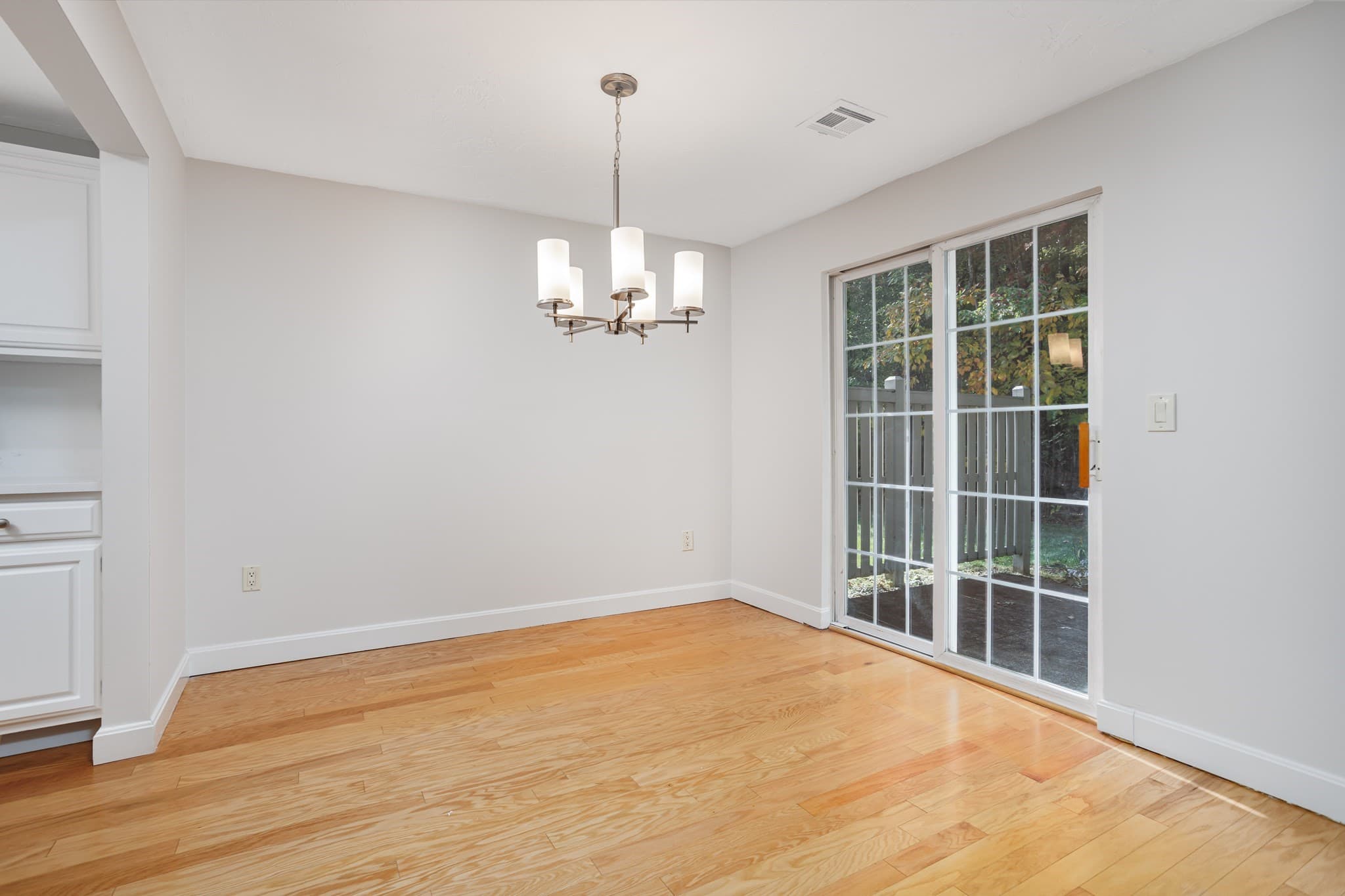 Condominium at 303 Ridgefield Circle # 303D, Clinton MA 01510, Clinton, photo 7 of 37
