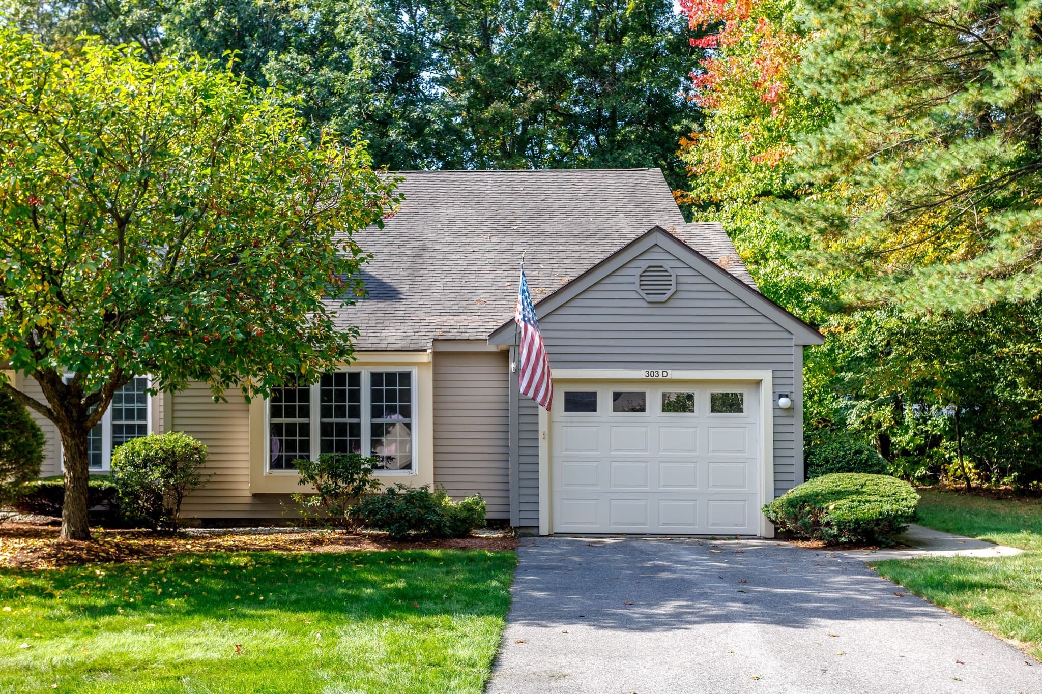 303 Ridgefield Circle # 303D, Clinton MA 01510