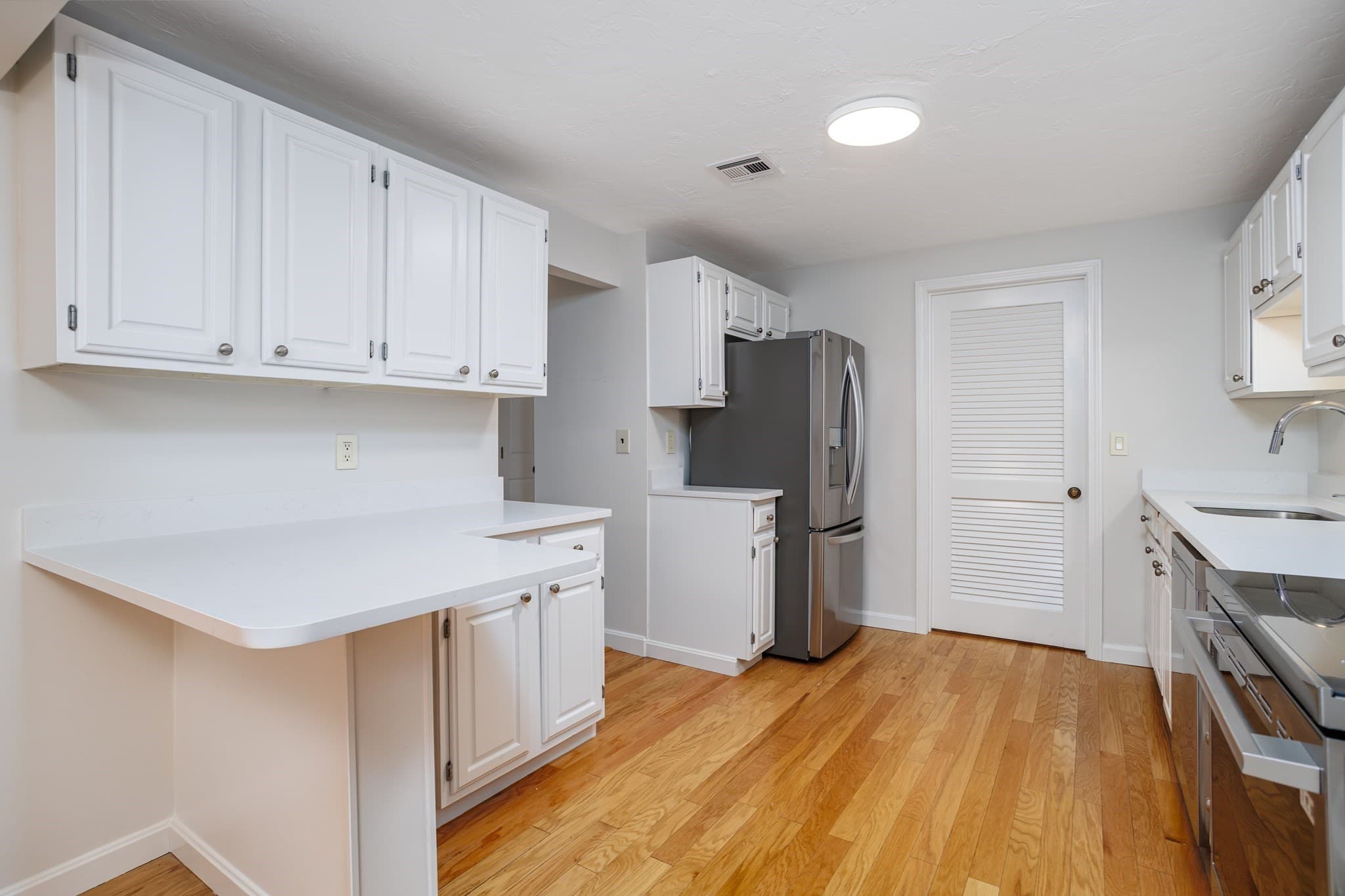 Condominium at 303 Ridgefield Circle # 303D, Clinton MA 01510, Clinton, photo 14 of 37
