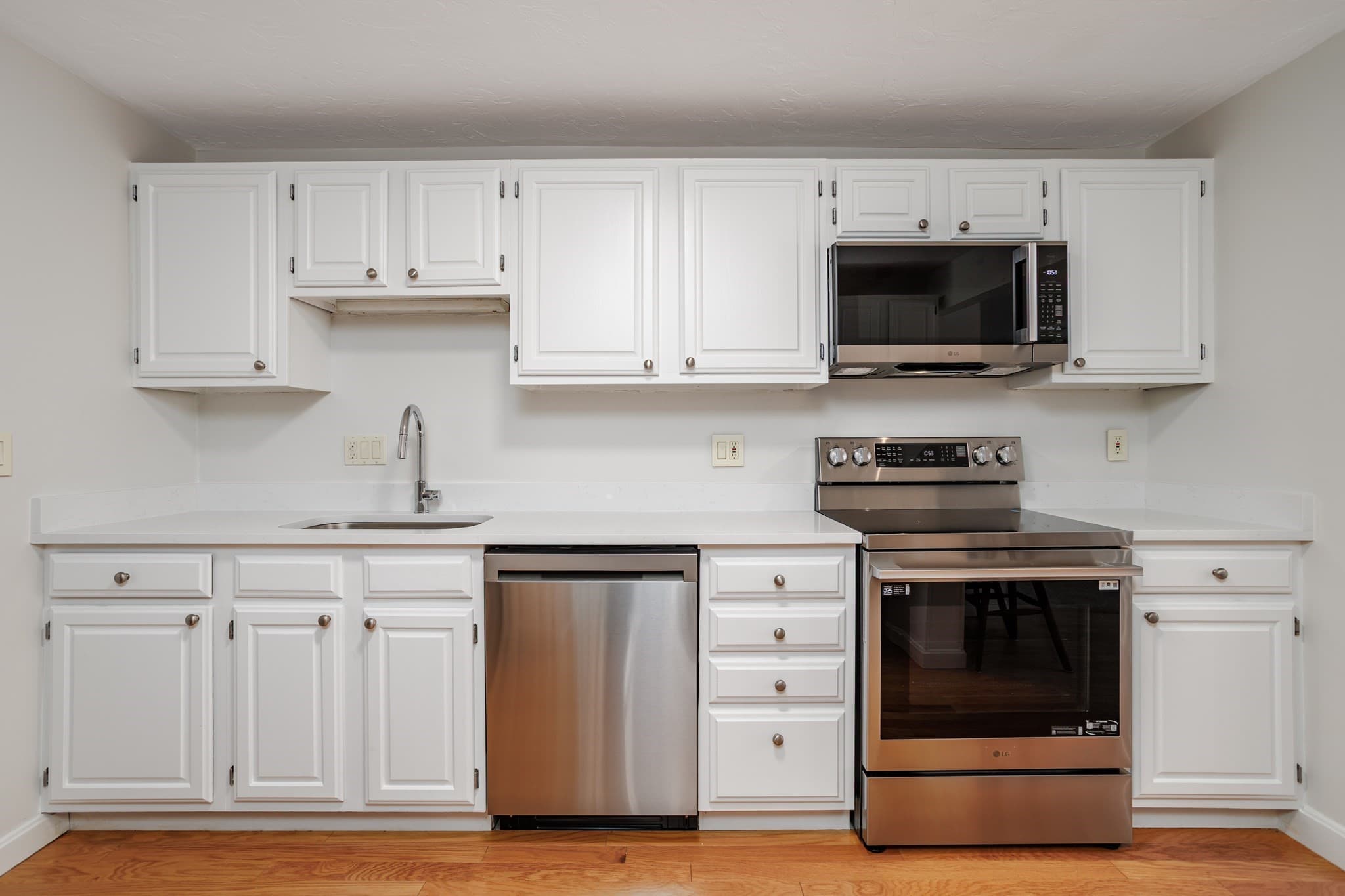 Condominium at 303 Ridgefield Circle # 303D, Clinton MA 01510, Clinton, photo 11 of 37