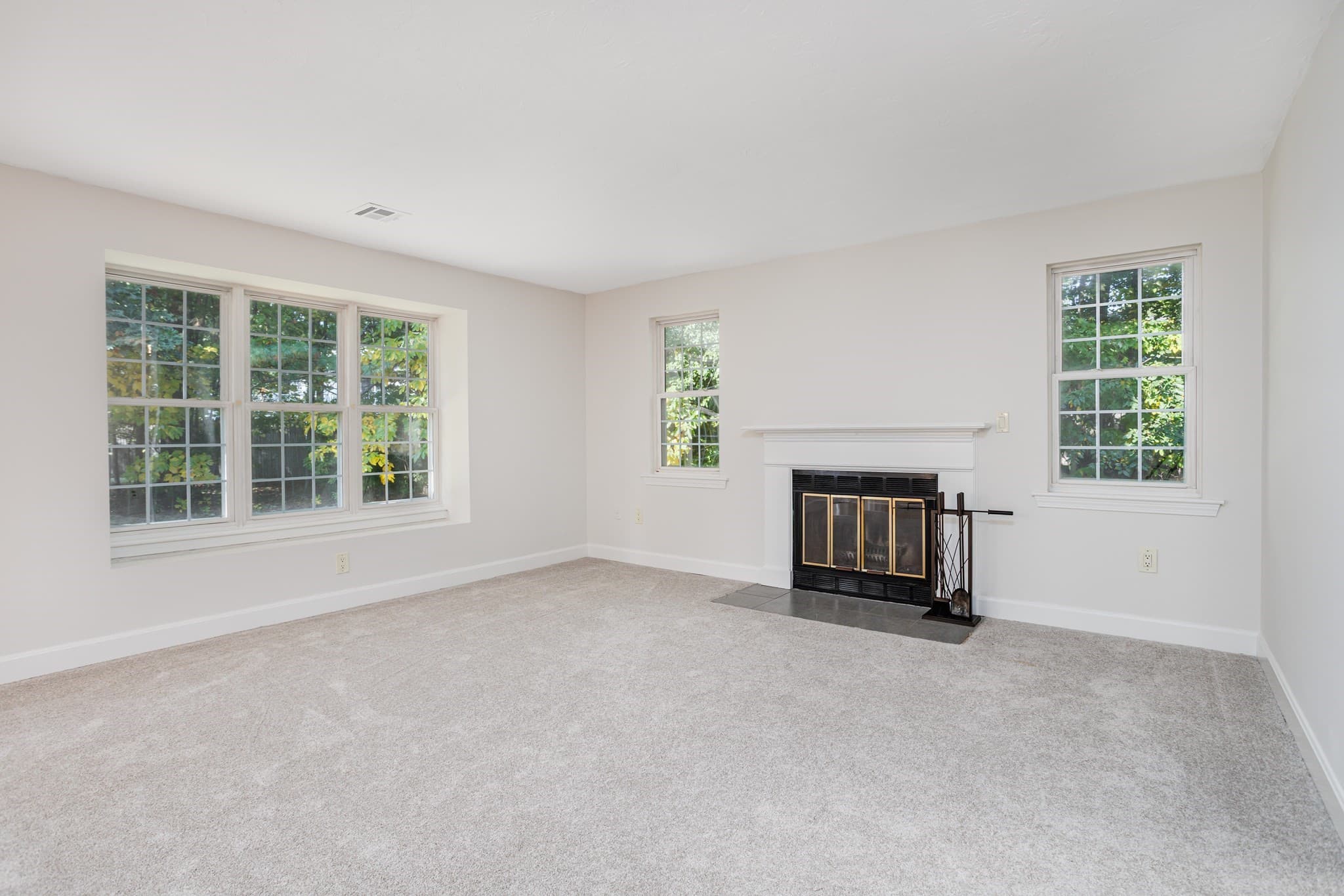 Condominium at 303 Ridgefield Circle # 303D, Clinton MA 01510, Clinton, photo 4 of 37