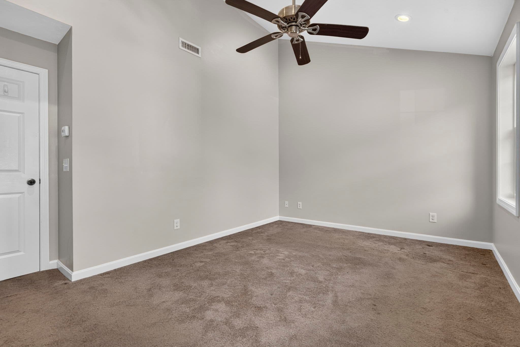 Single Family Residence at 103 Commonwealth Ave, Worcester MA 01604, Worcester, photo 14 of 30