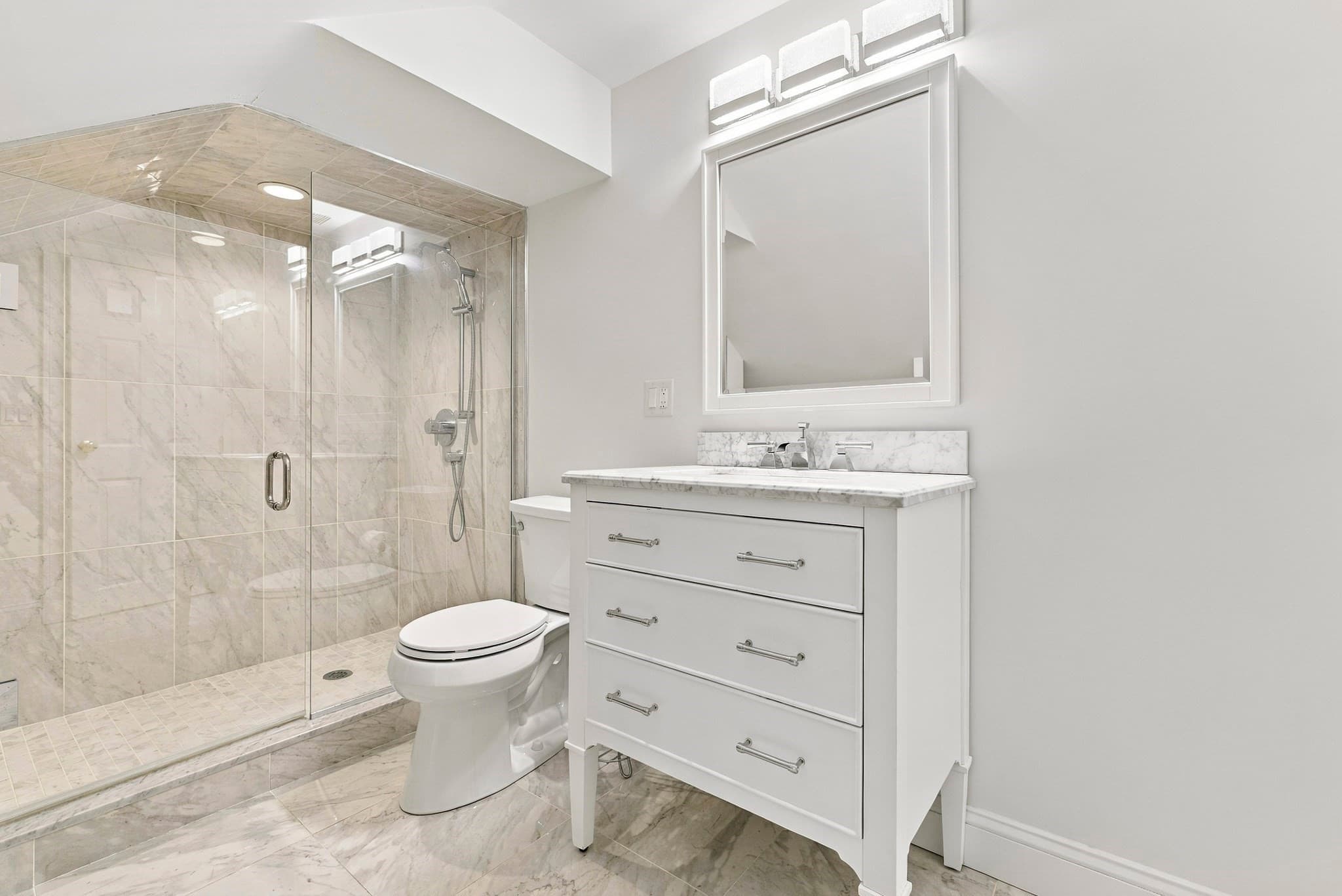 Single Family Residence at 2 Hampton Court, Lynnfield MA 01940, Lynnfield, photo 16 of 26