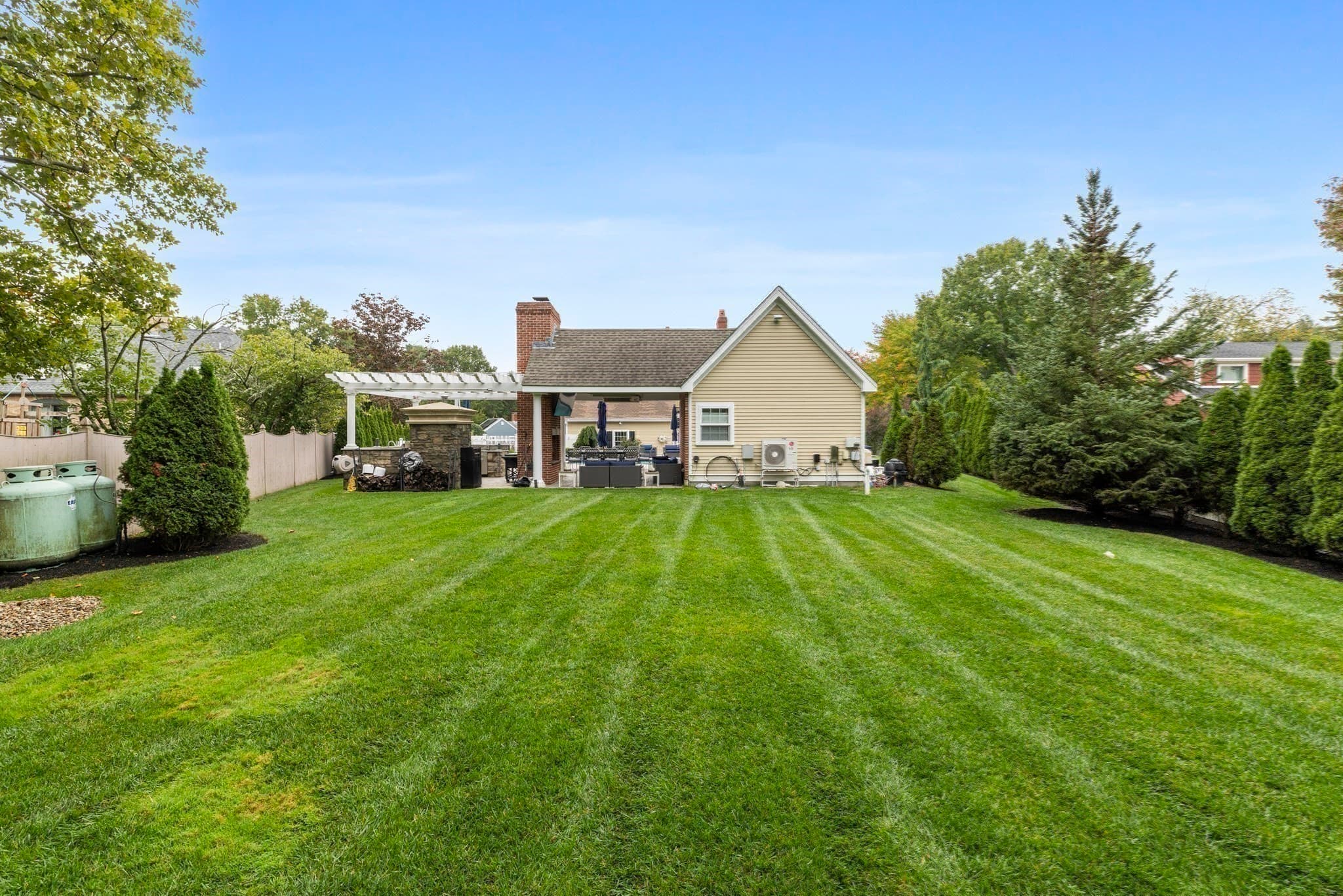 Single Family Residence at 2 Hampton Court, Lynnfield MA 01940, photo 30 of 32