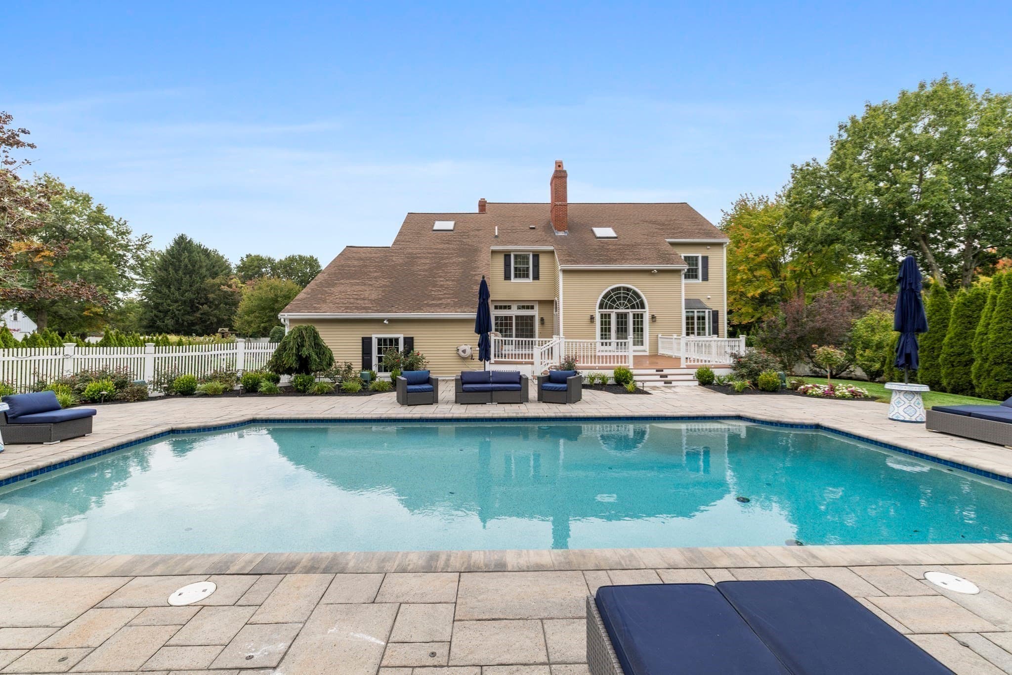 Single Family Residence at 2 Hampton Court, Lynnfield MA 01940, Lynnfield, photo 18 of 26