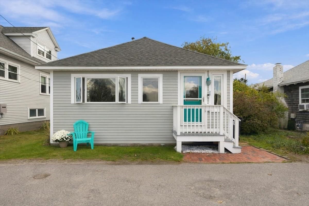 94 Packard Ave, Hull MA 02045