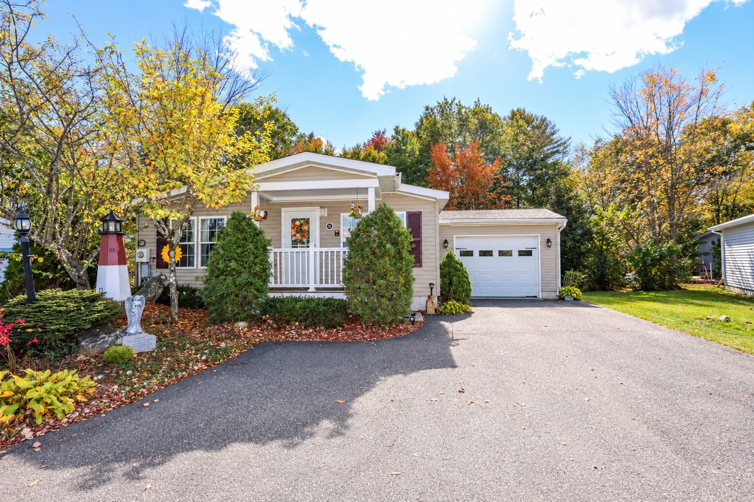 31 Magnolia Ln, Belmont NH 03220
