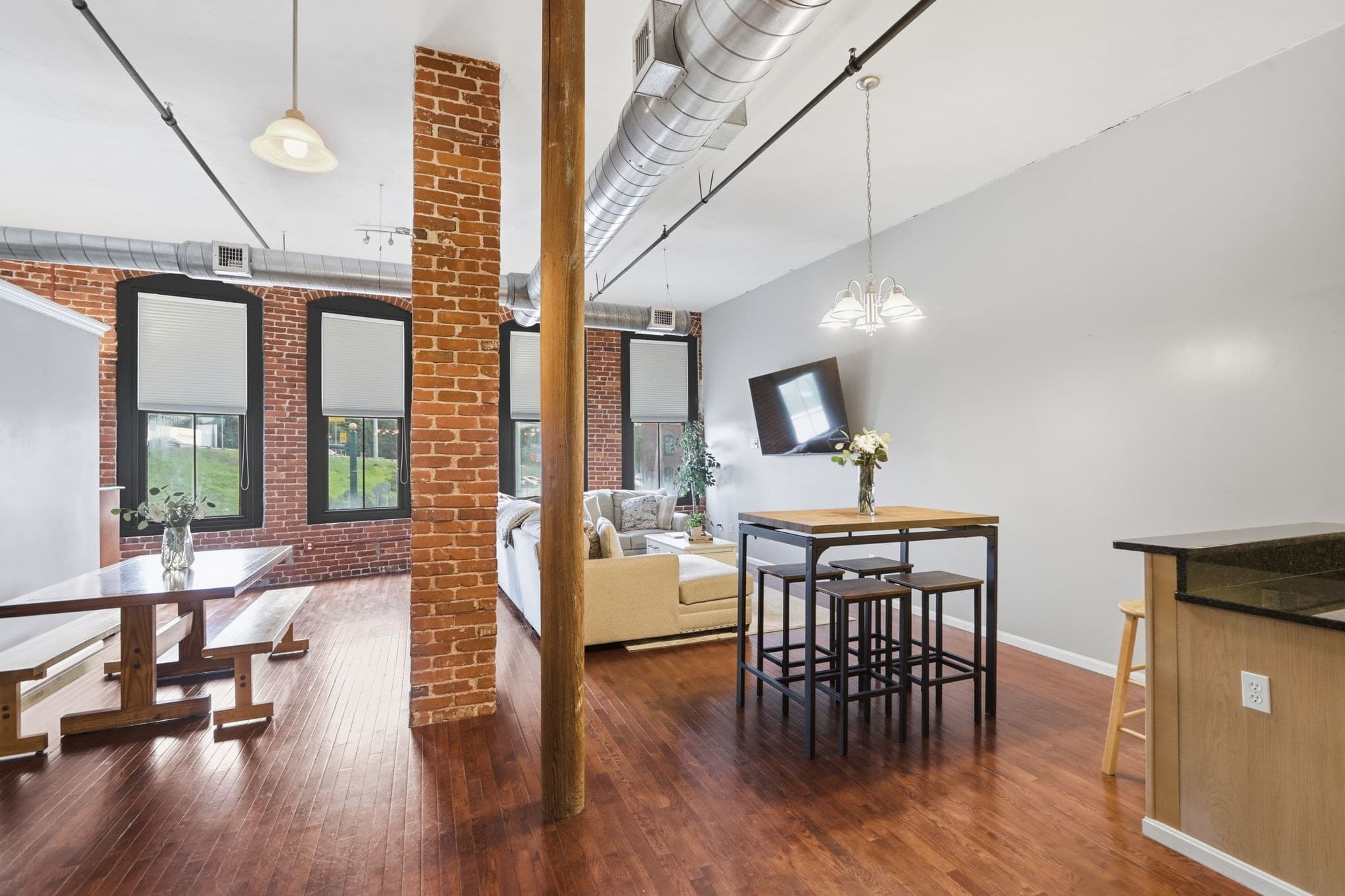 Condominium at 82-88 Winter St # 2B, Worcester MA 01604, Worcester, photo 9 of 36