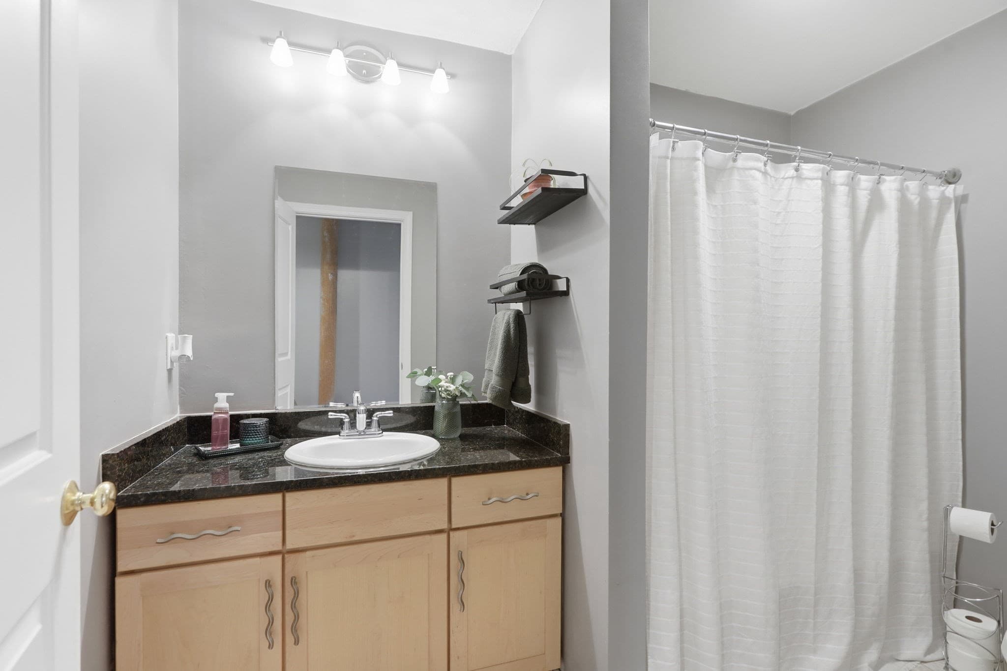 Condominium at 82-88 Winter St # 2B, Worcester MA 01604, Worcester, photo 30 of 36