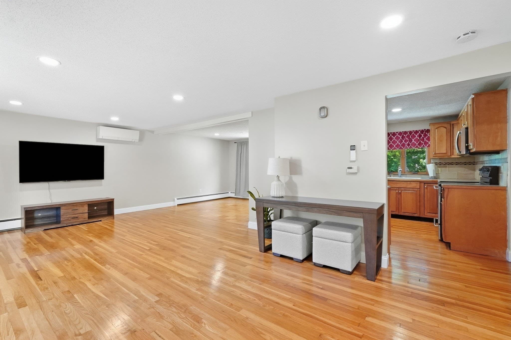 Single Family Residence at 71 Woodside Rd, Ludlow MA 01056, Ludlow, photo 8 of 39