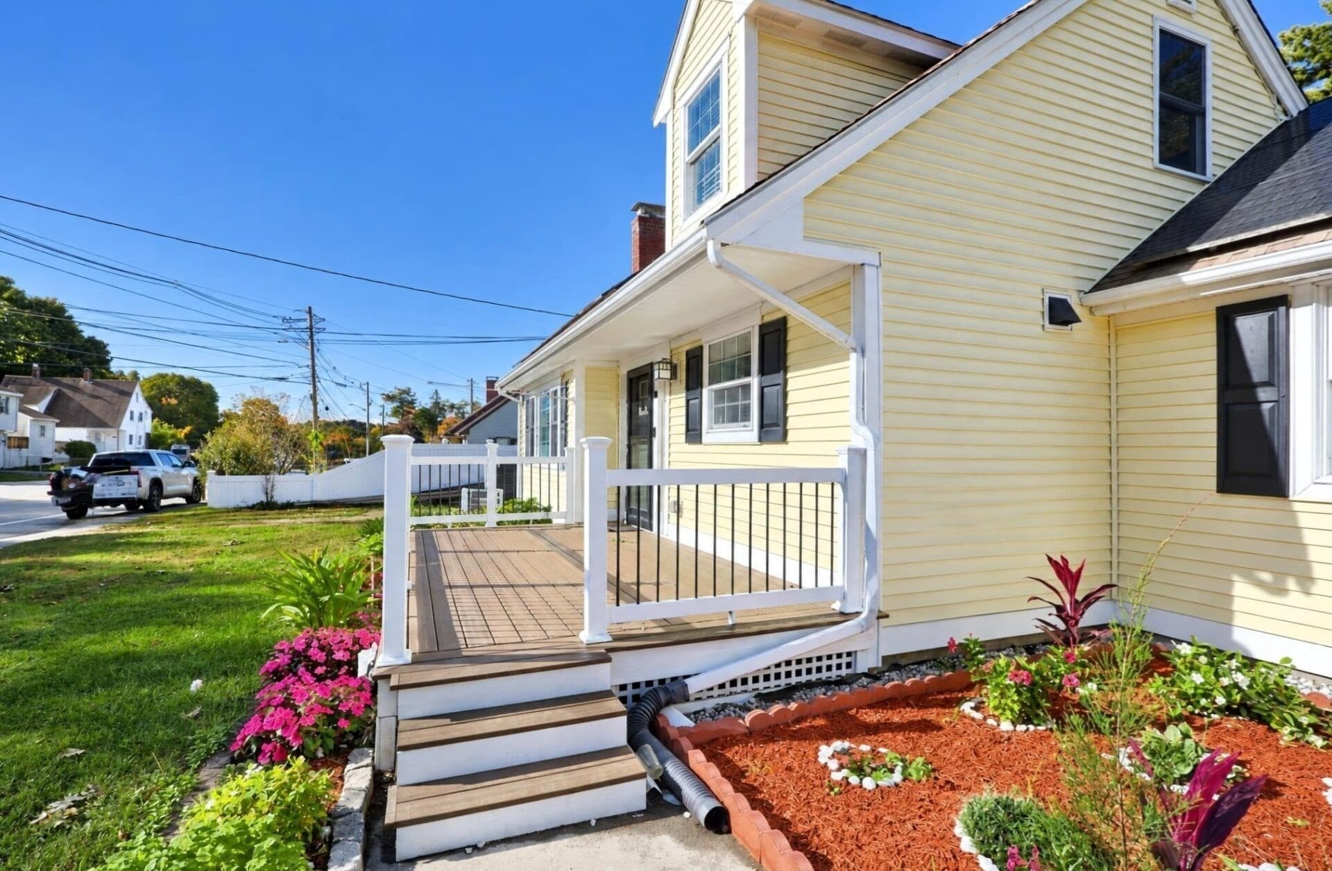 Single Family Residence at 88 N Main St, Bellingham MA 02019, Bellingham, photo 2 of 28