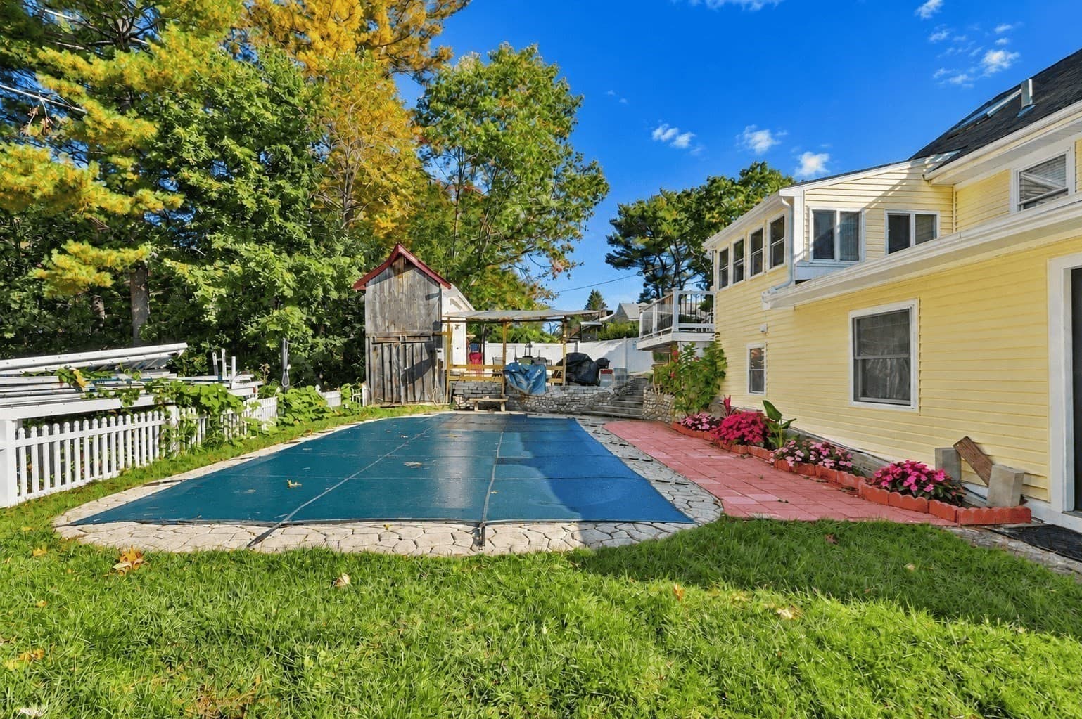 Single Family Residence at 88 N Main St, Bellingham MA 02019, Bellingham, photo 5 of 28