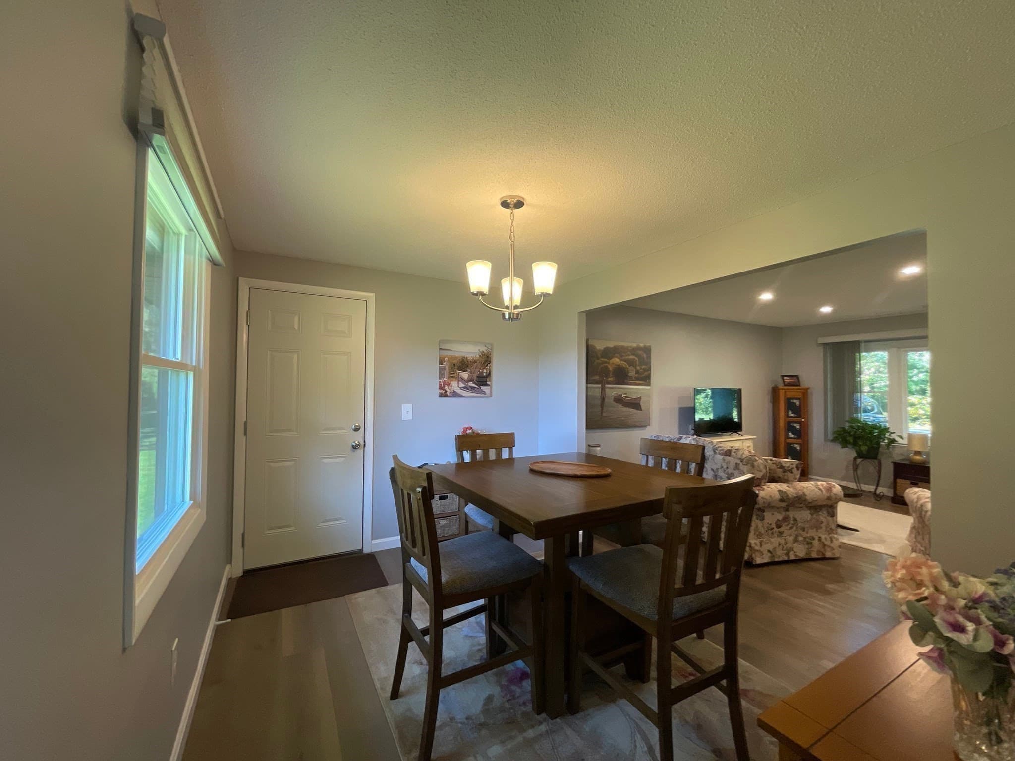 Single Family Residence at 597 Old Warren Rd, Swansea MA 02777, Swansea, photo 6 of 11