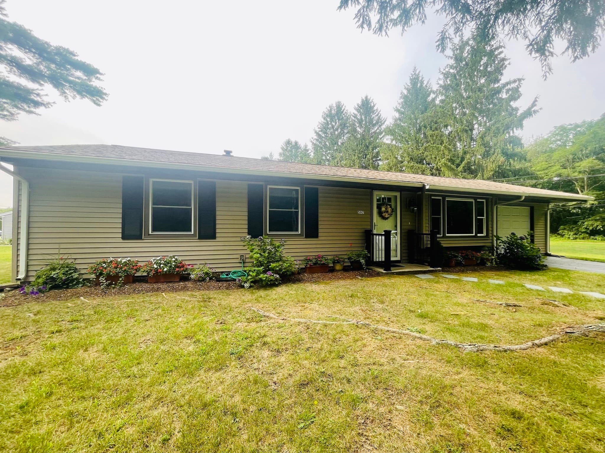 597 Old Warren Rd, Swansea MA 02777