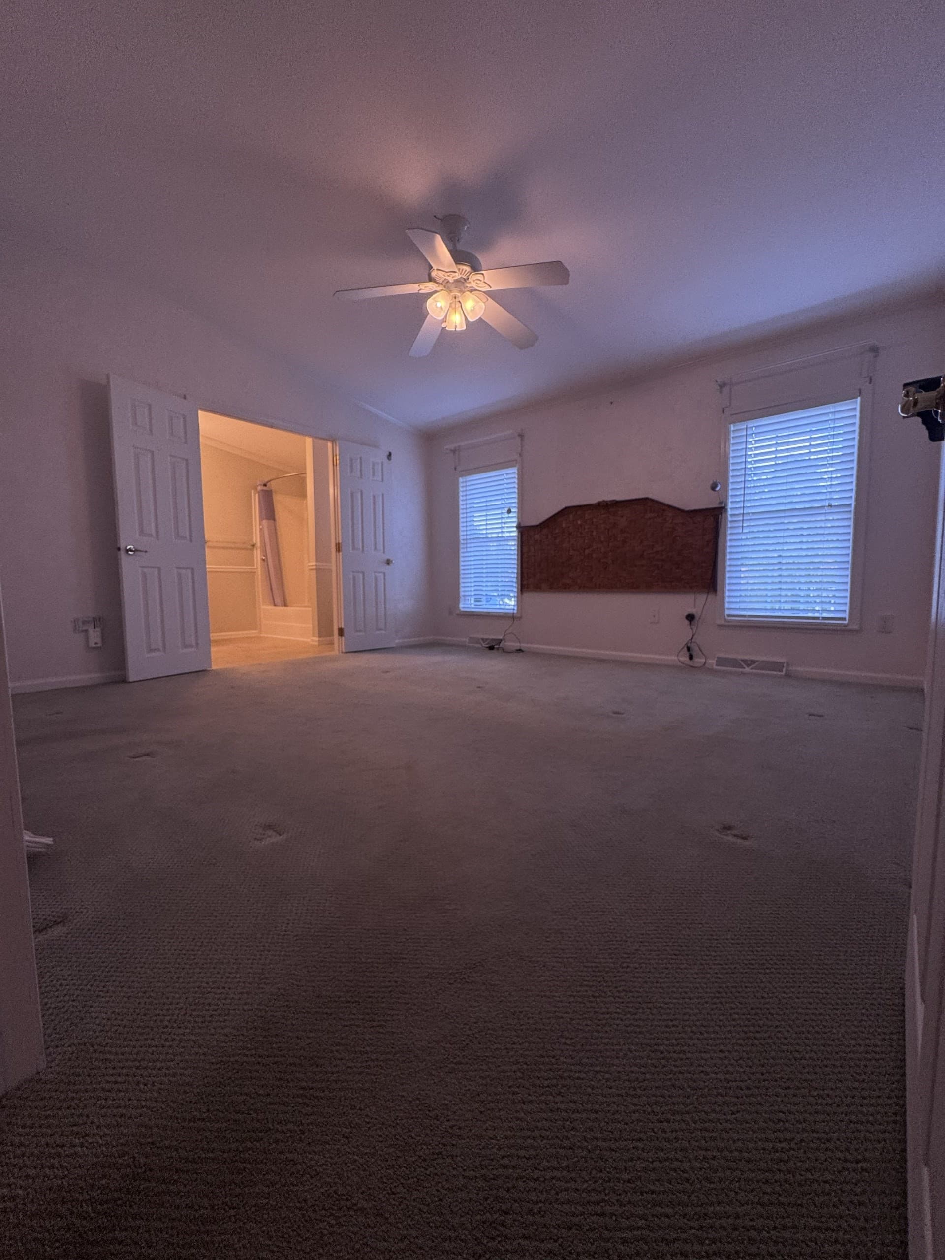 Single Family Residence at 5006 Oak Point Drive, Middleboro MA 02346, Middleboro, photo 14 of 28