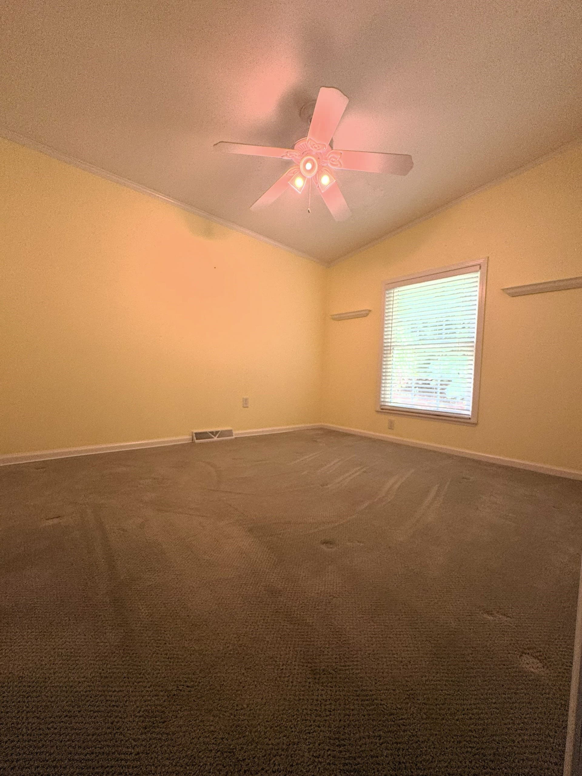 Single Family Residence at 5006 Oak Point Drive, Middleboro MA 02346, Middleboro, photo 11 of 28