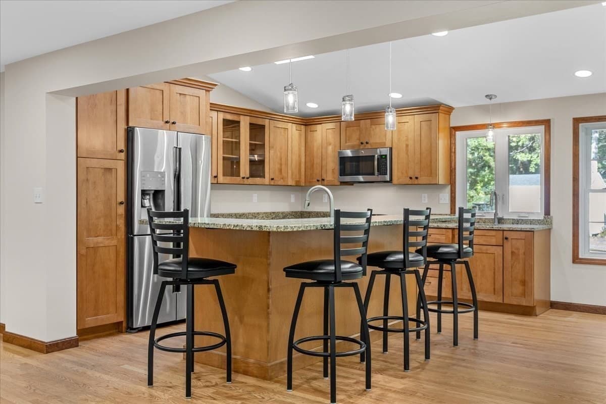 Single Family Residence at 6 Holloway Brook Rd, Lakeville MA 02347, Lakeville, photo 6 of 42