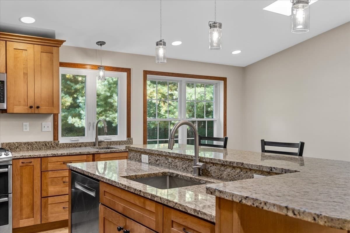 Single Family Residence at 6 Holloway Brook Rd, Lakeville MA 02347, Lakeville, photo 7 of 42