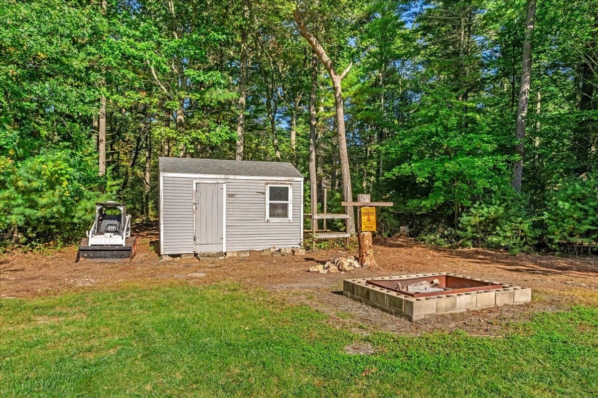 Single Family Residence at 6 Holloway Brook Rd, Lakeville MA 02347, Lakeville, photo 41 of 42