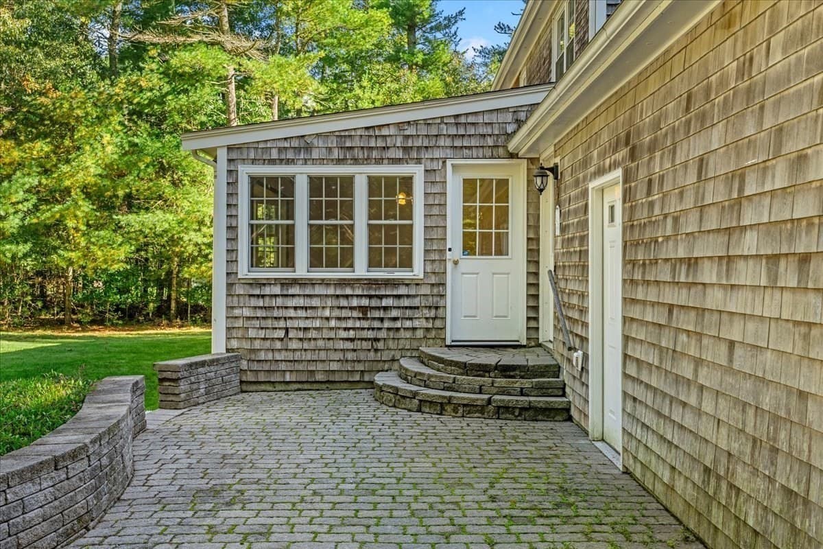Single Family Residence at 6 Holloway Brook Rd, Lakeville MA 02347, Lakeville, photo 37 of 42