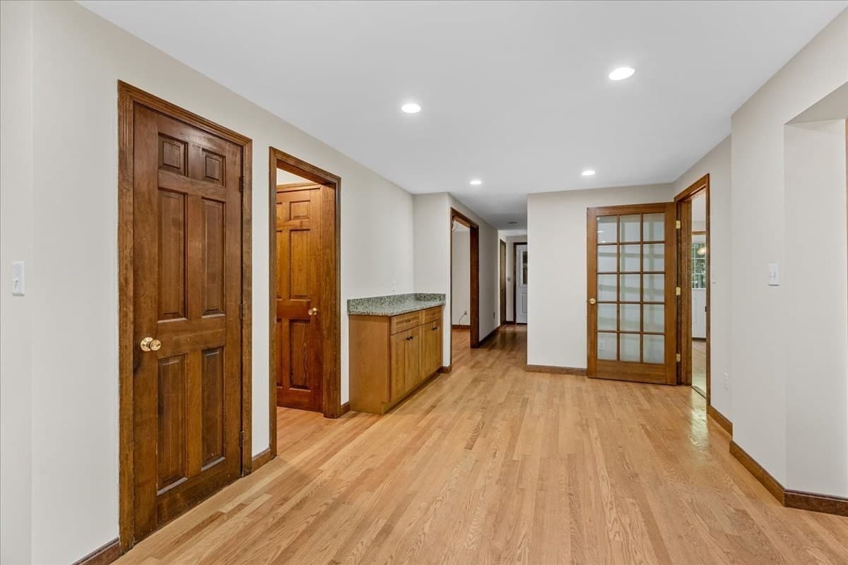Single Family Residence at 6 Holloway Brook Rd, Lakeville MA 02347, Lakeville, photo 11 of 42