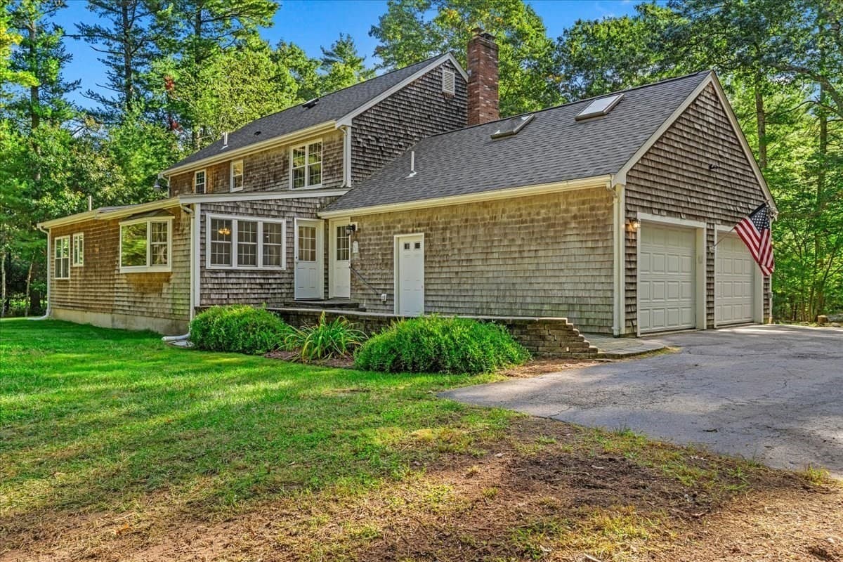 Single Family Residence at 6 Holloway Brook Rd, Lakeville MA 02347, Lakeville, photo 39 of 42