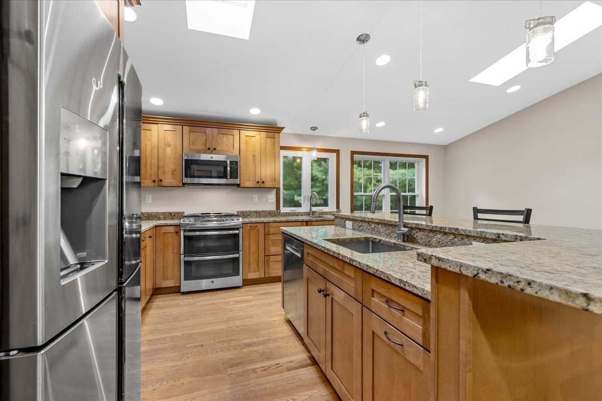 Single Family Residence at 6 Holloway Brook Rd, Lakeville MA 02347, Lakeville, photo 4 of 42