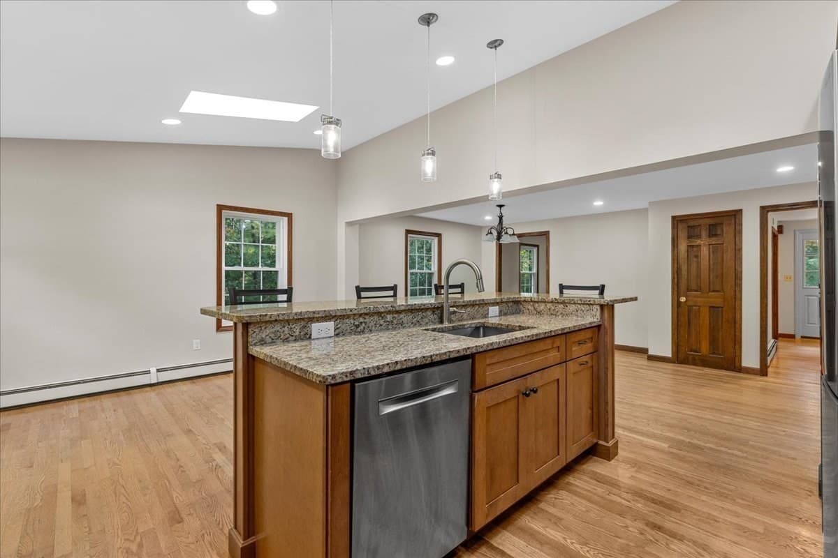 Single Family Residence at 6 Holloway Brook Rd, Lakeville MA 02347, Lakeville, photo 8 of 42
