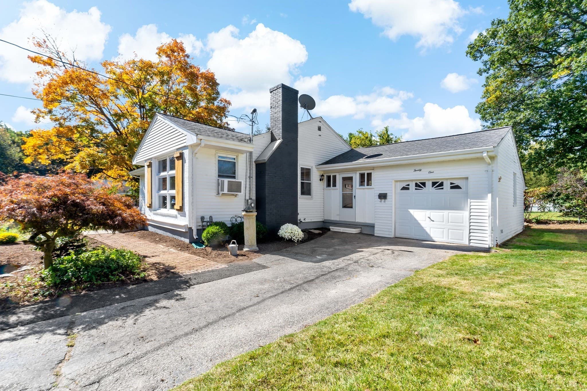 Single Family Residence at 21 Miriam Dr, Attleboro MA 02703, Attleboro, photo 3 of 31