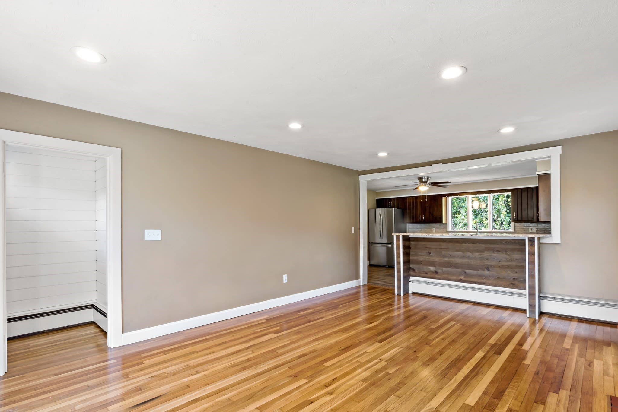 Single Family Residence at 21 Miriam Dr, Attleboro MA 02703, Attleboro, photo 5 of 31