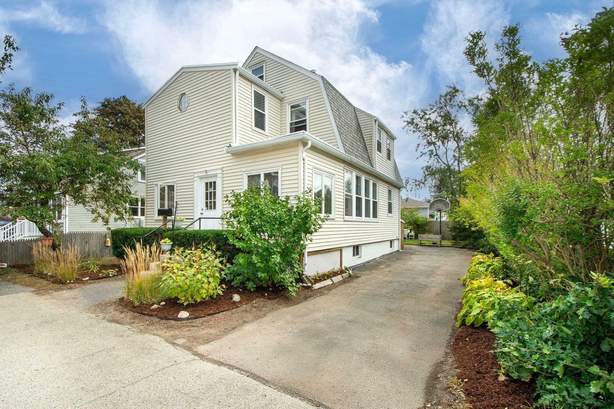 12 L Street, Hull MA 02045